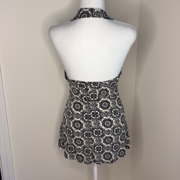 Lipstick Boutique Black and White Floral Halter Top/Dress. Small - Picture 5 of 11